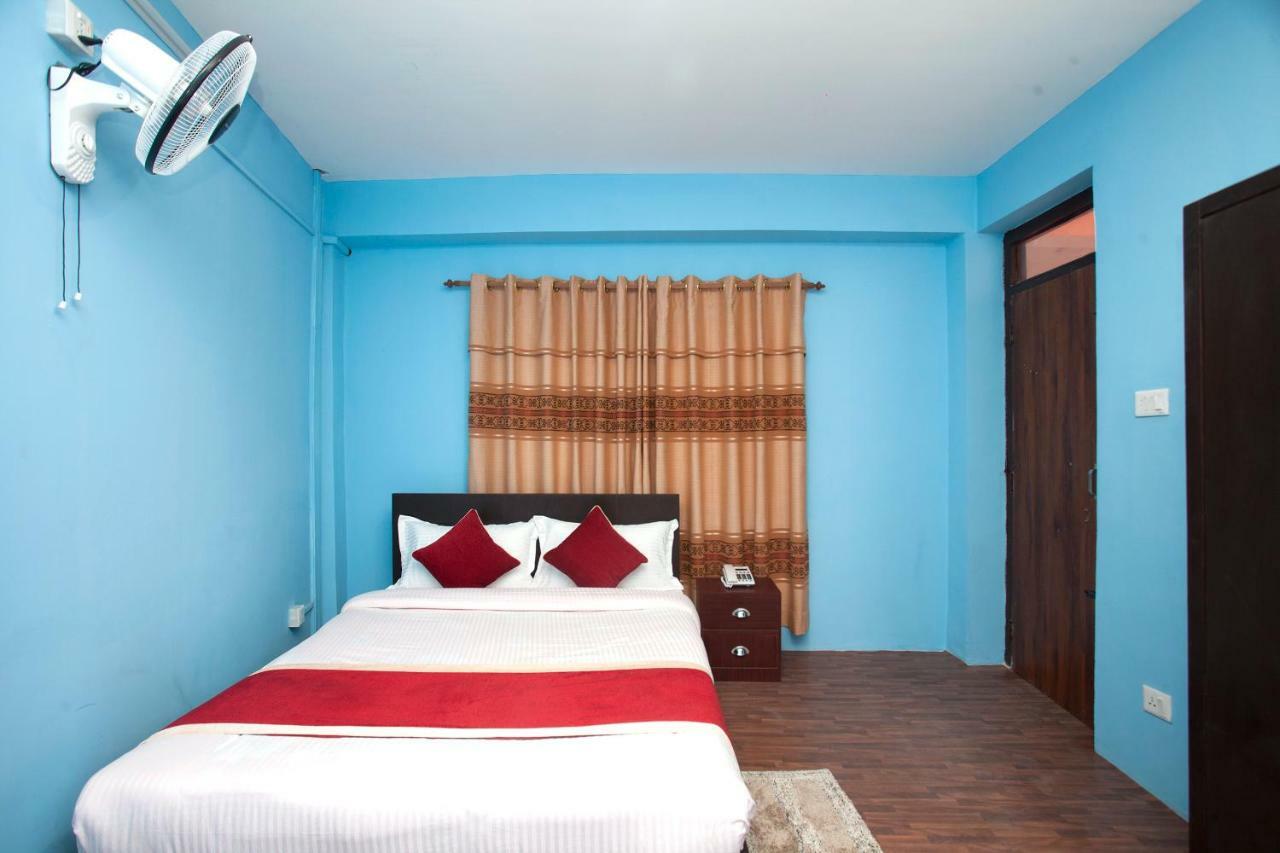 Hotel Crossroads Κατμαντού Εξωτερικό φωτογραφία