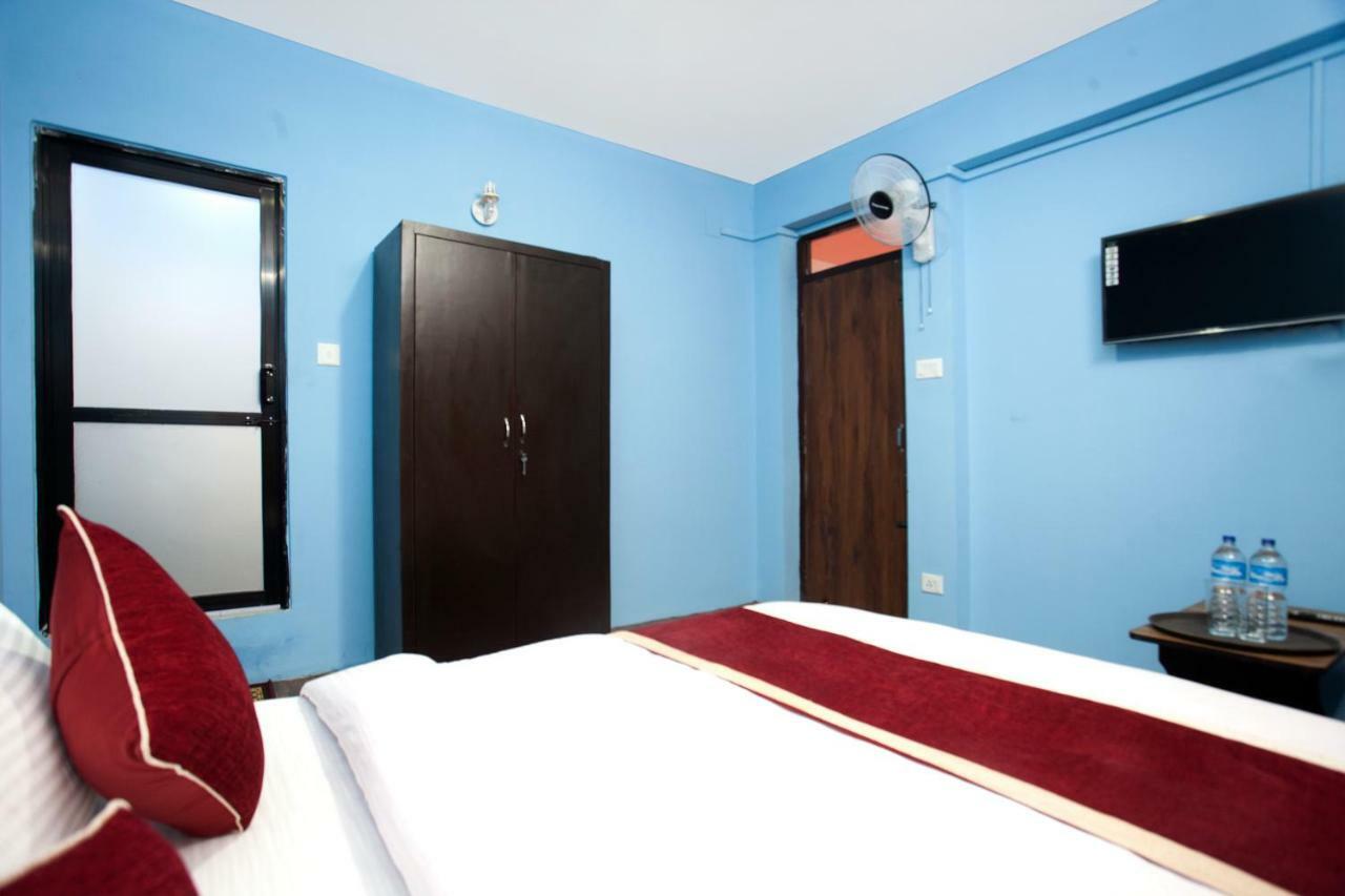 Hotel Crossroads Κατμαντού Εξωτερικό φωτογραφία