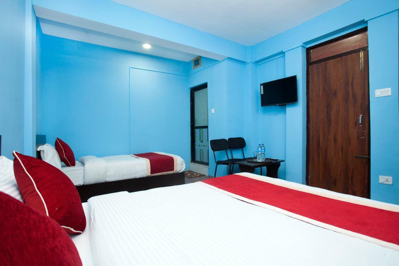 Hotel Crossroads Κατμαντού Εξωτερικό φωτογραφία